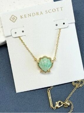 Kendra Scott Brynne Gold Shell Short Pendant Necklace in Sea Green Chrysocolla
